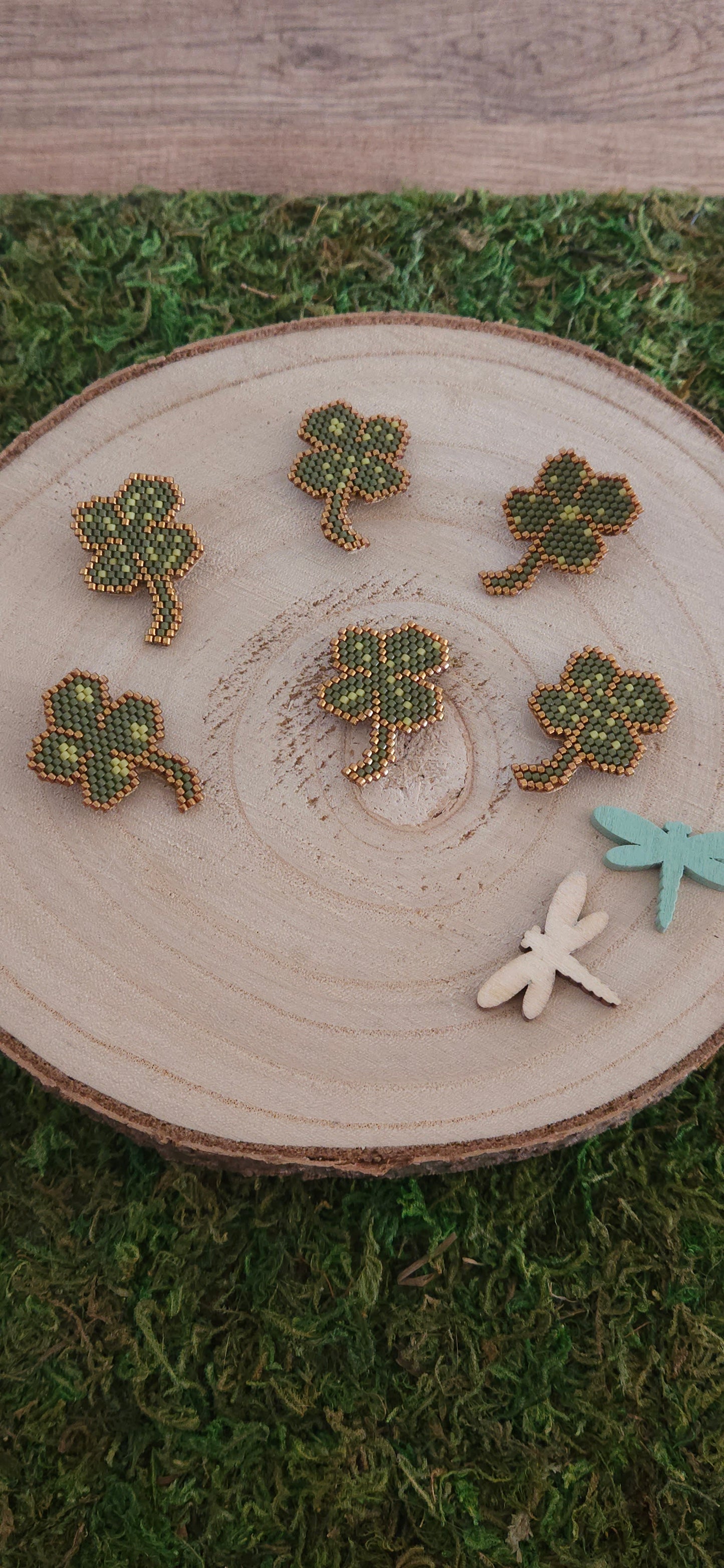 Magnet ou broche trèfle en perles Miyuki